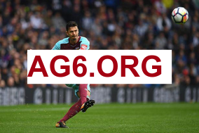 世体：姆巴佩赛后多次让队友不要为巴萨鼓掌，并催促队友离开